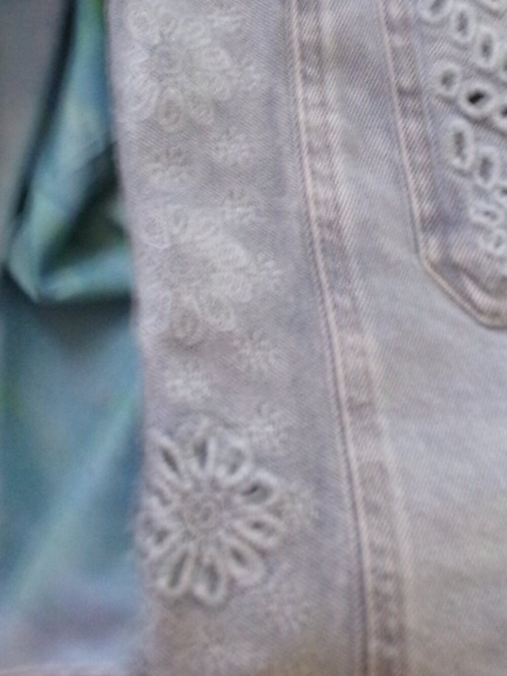 NWT 22W Trendy Plus High-Rise Wide-Leg Cutwork Jean - Picture 15 of 15